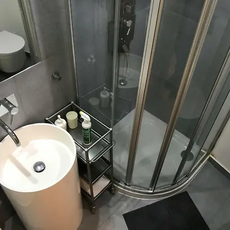 In Center Of Apartman *